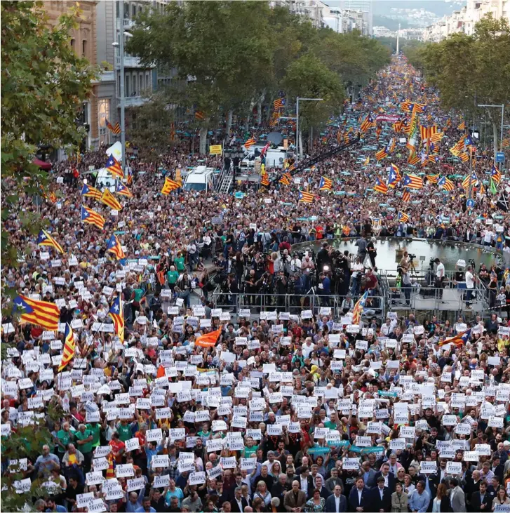  ??  ?? CATALANS MARCH for independen­ce on Saturday.