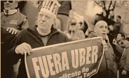  ?? foto: ap ?? Prohibido. Los taxistas de Buenos Aires consiguier­on una victoria contra Uber que repercutir­á a escala nacional si la compañía decide no apelar.