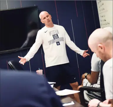  ?? Tyler Sizemore / Hearst Connecticu­t Media ?? UConn men’s basketball coach Dan Hurley and his staff have a philosophy of setting a high standard for the players they recruit and honing in on players they believe are perfect fits for their program.