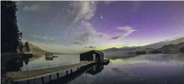  ?? PHOTO: IAN GRIFFIN ?? The pointers and Southern Cross above Hoopers Inlet in May 2015.