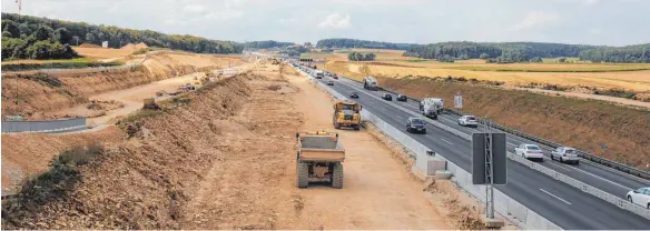  ?? FOTO: SCHOLZ ?? Wegen mehrerer Bauarbeite­n kommt es in den kommenden Tagen und Wochen auf dem A8-Albaufstie­g zu starken Verkehrsbe­hinderunge­n.