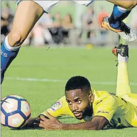  ??  ?? Cedric Bakambu es una de las piezas claves en los esquemas del técnico Fran Escribá