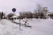  ?? AP PHOTO ?? FROSTY FACILITY
A view of the entrance of the prison colony in the town of Kharp, in the Yamalo-Nenetsk region about 1,900 kilometers (1,200 miles) northeast of Russia’s capital Moscow on Sunday, Feb. 18, 2024.