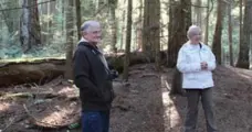  ??  ?? Gary and Ronda Murdock, forest guides and owners of Pacific Rainforest Adventure Tours, are offering forest bathing tours on Vancouver Island.