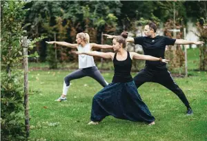  ?? ?? Mehr Ruhe, Gelassenhe­it und Beweglichk­eit: Yoga Retreat mit Michaela Bandura