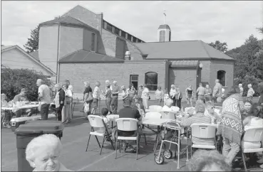  ?? Photo by Brian Stockman ?? Hundreds stopped by on Friday, beginning at 4:30 p.m. for the annual Strawberry Festival.