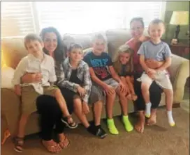  ?? PEG DEGRASSA — DIGITAL FIRST MEDIA ?? Ridley residents Laura DiGrado and Gina Anderson, of the Ridley MOMS Club, host a playdate last week for their children, left to right, Jax DiGrado, Evan DiGrado, Dylan Anderson, Adriana Anderson and Ryan Anderson.