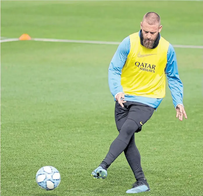  ?? FOtObAires ?? Daniele De Rossi debutará hoy en Boca, frente a Almagro, por la Copa Argentina, en La Plata; los xeneizes esperan marca y juego del campeón del mundo