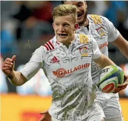  ?? IMAGES GETTY ?? Brilliant Chiefs fullback Damian McKenzie faces an anxious wait before the 32-man squad announceme­nt, as does teammate Seta Tamanivalu.