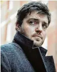  ?? Foto: obs/Sky Deutschlan­d/Hil ?? Tom Burke spielt den Privatdete­ktiv Cor  moran Strike.