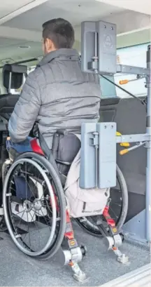  ??  ?? Imagen de los anclajes de seguridad para las sillas de ruedas.