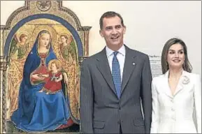  ?? CARLOS ALVAREZ / GETTY ?? En el Prado. Los Reyes acudieron ayer al Museo del Prado para presidir la reunión de su patronato y admiraron la última obra adquirida por la pinacoteca “La Virgen de la Granada”, de Fra Angelico, vendido por la Casa de Alba por 18 millones de euros.