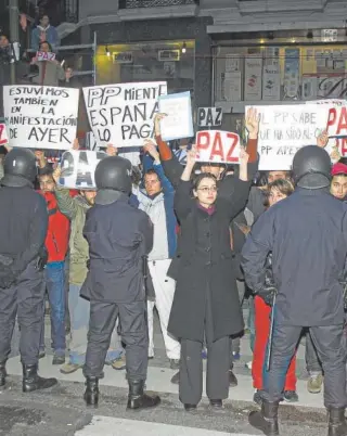  ?? // JAIME GARCÍA ?? Manifestac­ión frente a la sede del PP el 14 de marzo