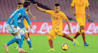  ??  ?? Sinistro El Shaarawy ha portato in vantaggio la Roma al San Paolo, prima di essere riaggancia­ta dal Napoli (Lapresse)