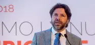  ??  ?? Al governo Mattia Fantinati, veronese, sottosegre­tario del M5S alla Pubblica amministra­zione