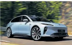  ?? FOTO: NIO/DPA ?? Noch relativ neu: Die Elektromar­ke Nio hat Modelle wie den ET5 Touring im Programm.