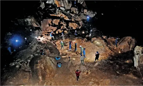  ??  ?? In the Ravana cave in Karandagol­la in Ella