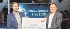  ?? FOTO: AIF ?? Der Otto von Guericke-Preis 2020 geht nach Ulm, links Steffen Nothelfer, daneben Dr. Karl Stock.