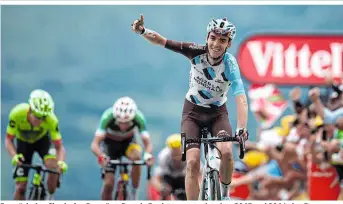  ??  ?? Französisc­her Sieg in den Pyrenäen: Romain Bardet gewann wie schon 2015 und 2016 eine Etappe