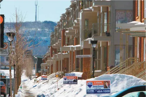  ?? JACQUES NADEAU LE DEVOIR ?? La forte appréciati­on des prix sur le marché immobilier canadien fait partie des facteurs aggravant la vulnérabil­ité financière du pays.