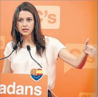  ?? CORTINA P. / ACN ?? La líder de Ciutadans, Inés Arrimadas, ayer en la sede de Barcelona