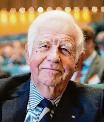  ?? Archivfoto: Robert Schlesinge­r, dpa ?? Er galt als einer der profiliert­esten Generalsek­retäre in der Geschichte der CDU. Kurt Biedenkopf füllte das Amt von 1973 bis 1977 aus. Er galt als scharfzüng­iger Modernisie­rer der Partei.