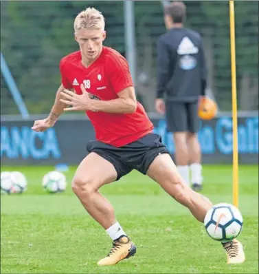  ??  ?? PREPARA SU SALIDA. Daniel Wass aspira a dejar el Celta este verano tras tres temporadas en Vigo.