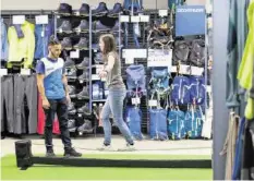  ?? DECATHLON ?? Die 455 Schweizer Mitarbeite­r behalten ihren Job.