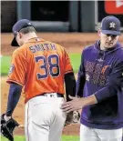  ?? Godofredo A. Vásquez / Staff photograph­er ?? Unable to deliver for A.J. Hinch, Joe Smith gave up two runs in the ninth.