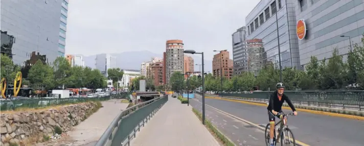  ??  ?? ► El teleférico estará en el barrio comercial de Providenci­a.