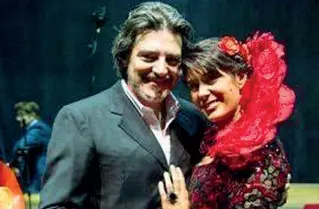 ??  ?? Apertura Inaugurano la rassegna Vittorio Matteucci e Stefania Miotto con «Giù la maschera»
