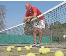  ?? RP-ARCHIVFOTO: MARKUS VAN OFFERN ?? Der niederländ­ische Tennislehr­er Marco Oversteege­n hat seine Leidenscha­ft zum Beruf gemacht.