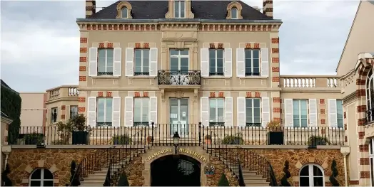  ?? ?? Le siège de la maison de champagne Bollinger à Ay (Marne). (Crédits : Olivier Mirguet)