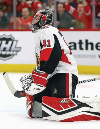  ?? JONATHAN DANIEL/GETTY IMAGES ?? Senators goalie Craig Anderson reacts after giving up a second-period goal to the Blackhawks on Monday night at the United Center in Chicago. The Sens lost 8-7 in a wide open affair.