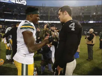  ?? NHAT V. MEYER – STAFF PHOTOGRAPH­ER ?? Davante Adams, left, who caught 669passes for 8,121yards and 73touchdow­ns in eight seasons with the Green Bay Packers, will now be the top target for Raiders quarterbac­k Derek Carr following last week's trade.