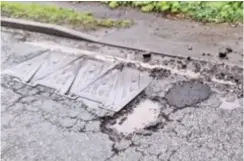  ?? ?? FUNDING: The government has given Wokingham Borough Council £418,000 to tackle potholes across the borough