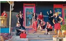 ?? FOTO: PATRICK BERGEM ?? Der Frauenchor Constanze steht für die Künstler aus unserer Region, die sich in der Breite 63 ihren Fans präsentier­en.