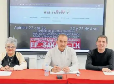  ?? ?? Mari Jose Oyarbide, José Julián Garciandía y David Oroz ayer en el CIP FP Sakana.