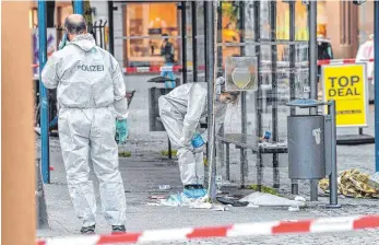  ?? FOTO: FELIX KÄSTLE/DPA ?? Bei einem Messerangr­iff in Ravensburg waren drei Männer schwer verletzt worden.