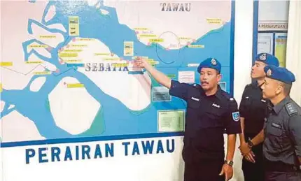  ??  ?? Mohd Nazari Ismail, ketika taklimat berkenaan Ops Bersepadu sempena musim perayaan yang dijalankan di Tawau, baru-baru ini.