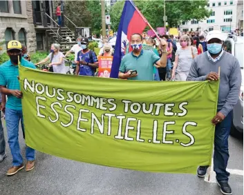  ?? PHOTO AGENCE QMI, MARIO BEAUREGARD ?? Le rassemblem­ent d’hier dans les rues de Montréal marque le début d’une semaine d’action Montréal-Ottawa en faveur d’une régularisa­tion des personnes sans statut.