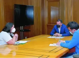  ?? DIPUTACIÓN ZAMORA ?? El presidente de la Diputación de Zamora, Francisco Requejo, se reúne con Ana Lobo