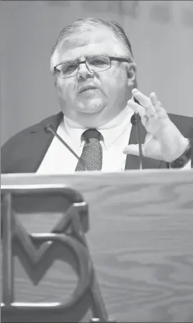  ??  ?? El gobernador del Banco de México, Agustín Carstens, ayer al presentar el Reporte sobre el Sistema Financiero 2017, en la sede de la institució­n en la Ciudad de Mexico ■ Foto Guillermo Sologuren