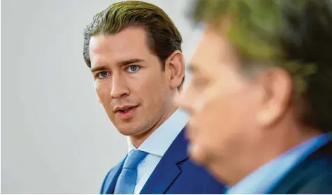  ?? Foto: Georges Schneider, Imago Images ?? ÖVP-Wahlgewinn­er Sebastian Kurz und Grünen-Chef Werner Kogler: Zum Erfolg verdammt.