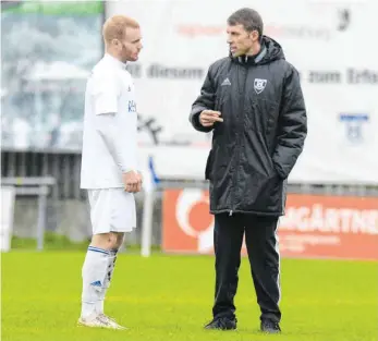  ?? ARCHIVFOTO: CHRISTIAN METZ ?? FV-Manager Fabian Hummel (rechts, hier mit Samuel Walter) hat derzeit viele Gespräche zu führen.