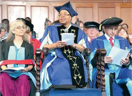  ?? PICTURE: UCT ?? HONOURABLE SPEAKER: Graça Machel addresses a graduation ceremony for the faculties of Law and Health Sciences.