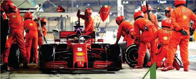  ?? (Getty Images) ?? Caduta
La Ferrari è arriva sesta nella classifica costruttor­i: 0 vittorie e tre podi nel 2020 Accanto Mattia Binotto, team principal