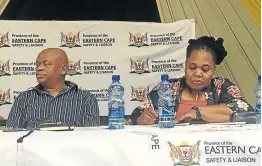  ?? Picture: SINO MAJANGAZA ?? FIGHTING CRIME: Raymond Municipali­ty mayor Bandile Ketelo and MEC for safety &amp; liaison Weziwe Tikana at the youth dialogue initiative at the University of Fort Hare’s Alice Campus on Monday.