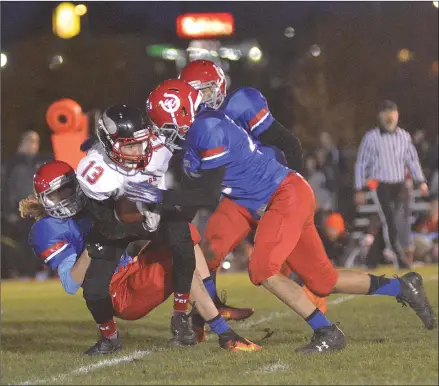  ?? STEVEN MAH/SOUTHWEST BOOSTER ?? The Colts defense held the Vanier Vikings to a single point during Thursday Night Lights V on September 13, 2018.