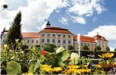  ?? Foto: Alexander Kaya ?? Bei einem Wandertag rund um Roggenburg können Leser unserer Zeitung mit der Chefredakt­ion ins Gespräch kommen.